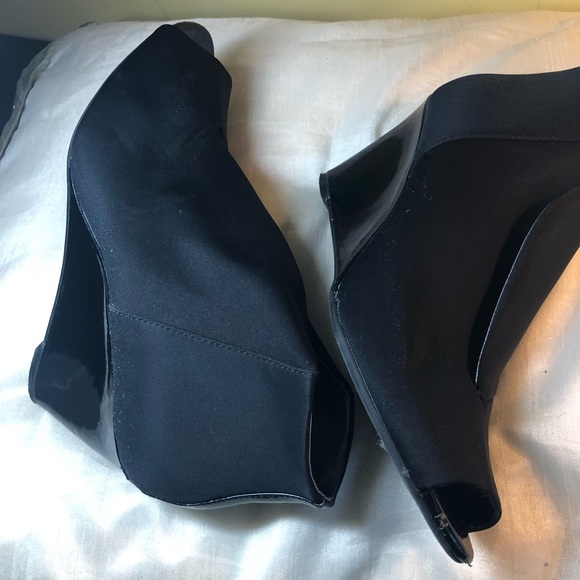 Shoes - Picture 2 of 6